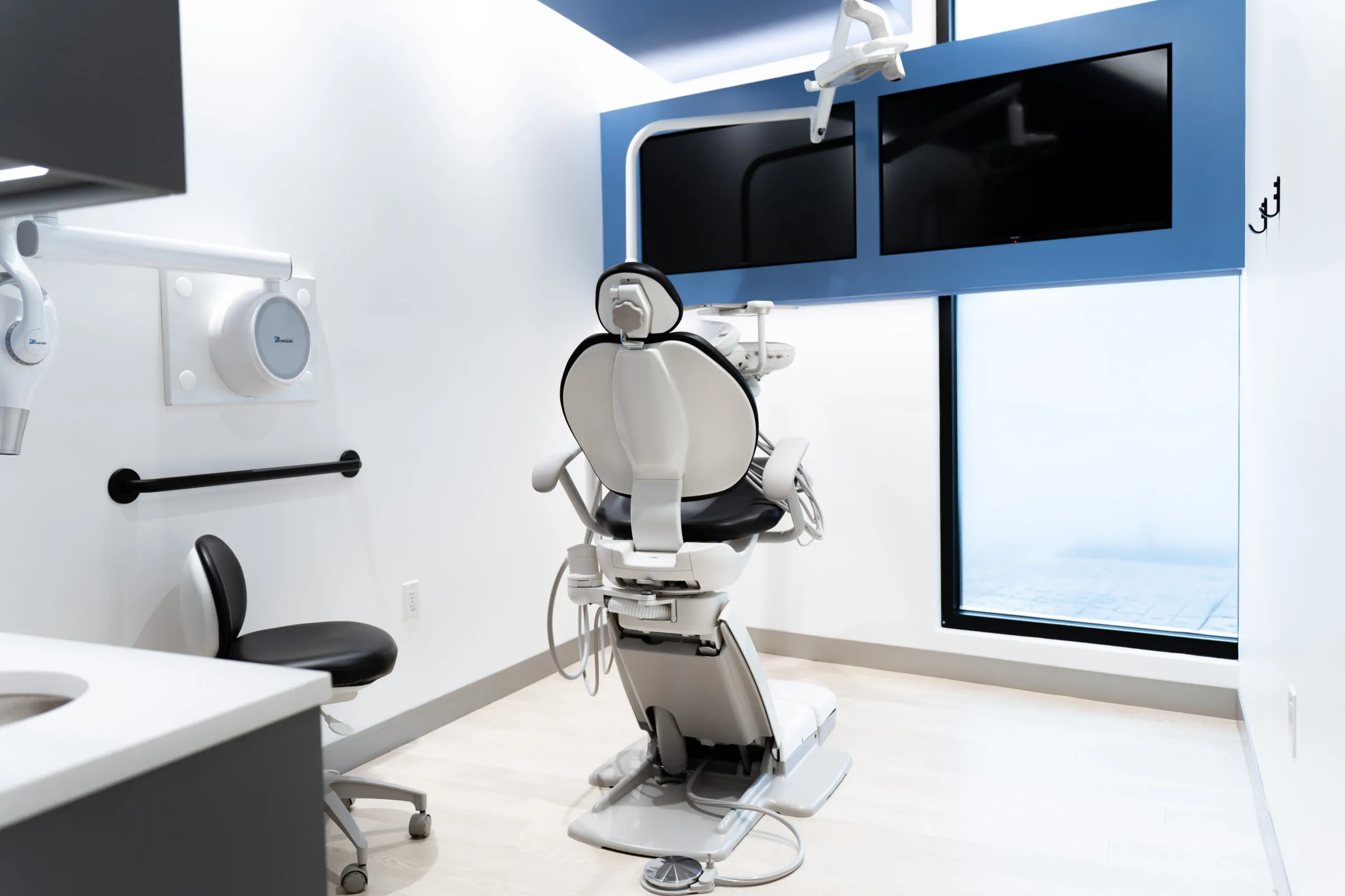 A modern dental treatment room